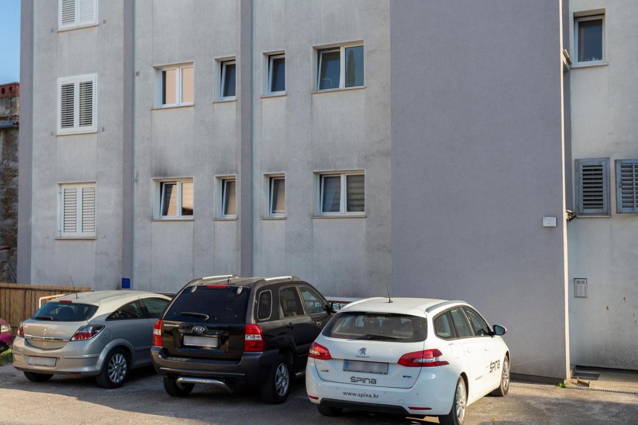 Apartman Izis Centar Pule Pula Eksteriør billede