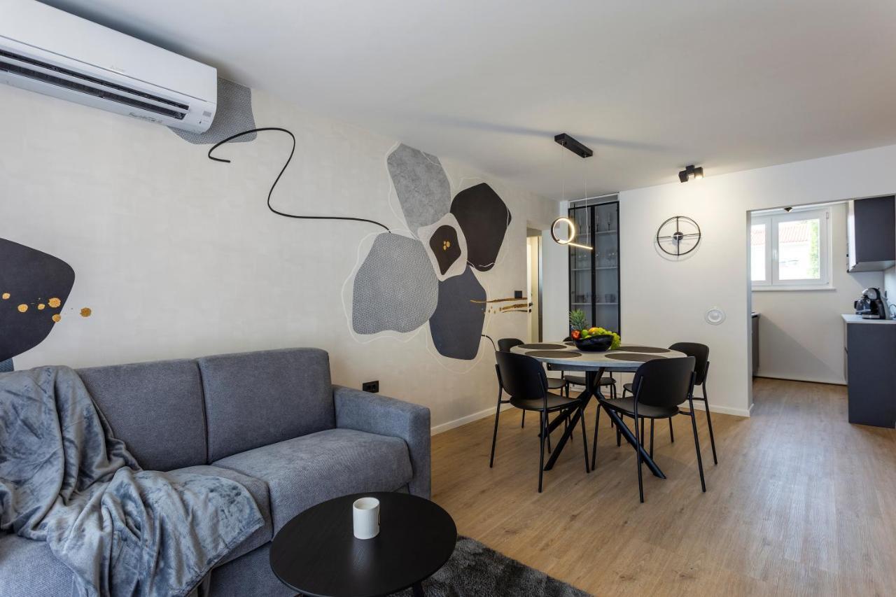 Apartman Izis Centar Pule Pula Eksteriør billede