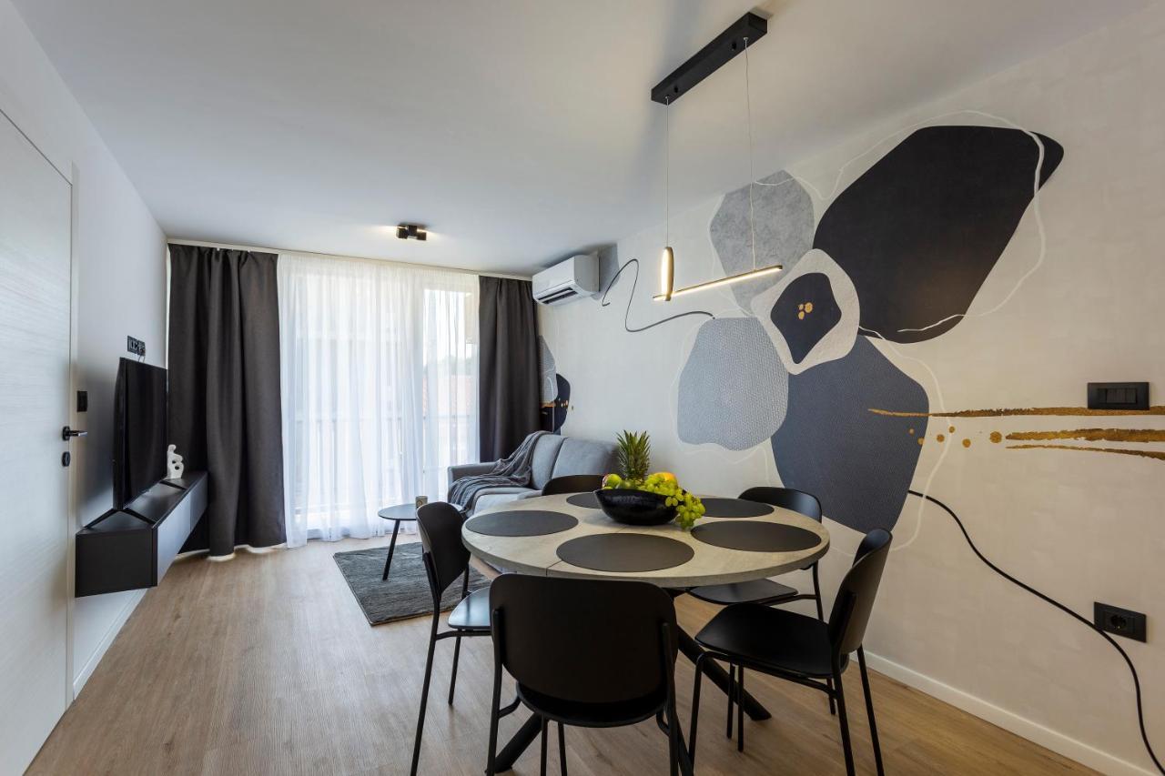 Apartman Izis Centar Pule Pula Eksteriør billede