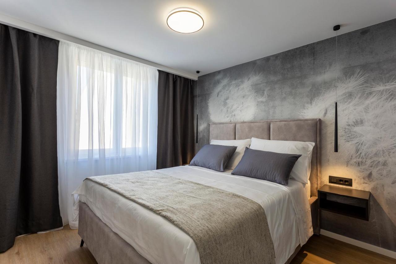 Apartman Izis Centar Pule Pula Eksteriør billede