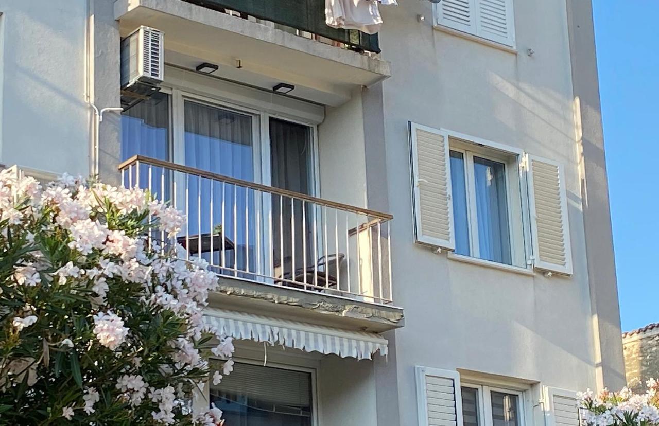 Apartman Izis Centar Pule Pula Eksteriør billede